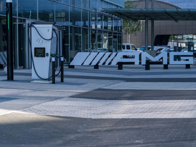 전기차 충전 인프라를 확장하는 4가지 방법