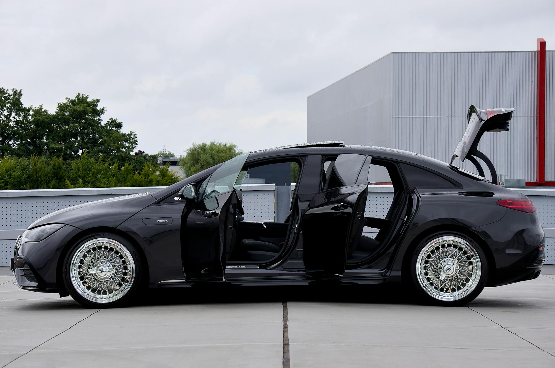 메르세데스-벤츠 EQS