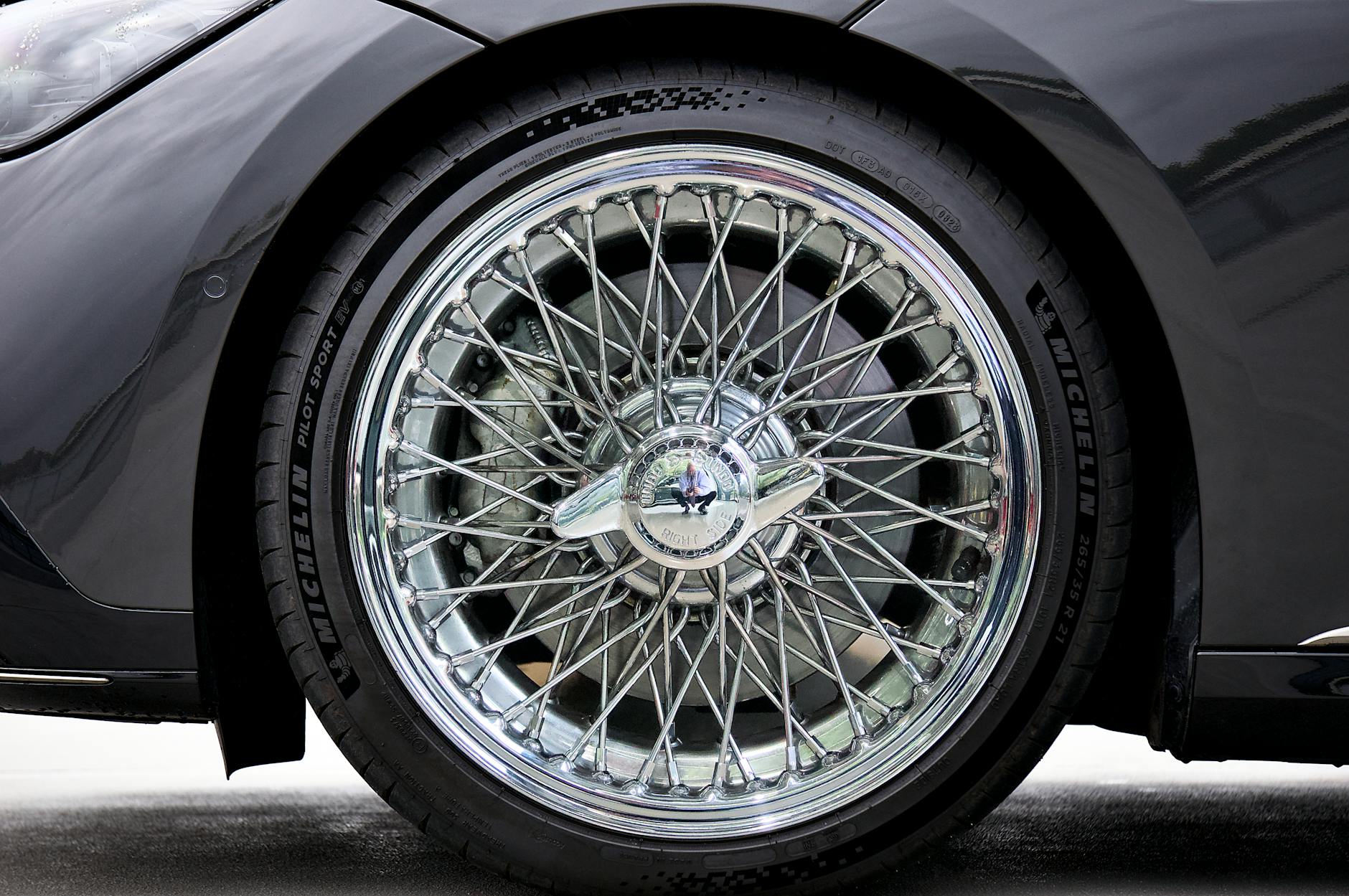 메르세데스-벤츠 EQS